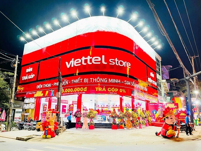 Viettel Store cung cấp nhiều đầu sim di động khác nhau phục vụ khách 
